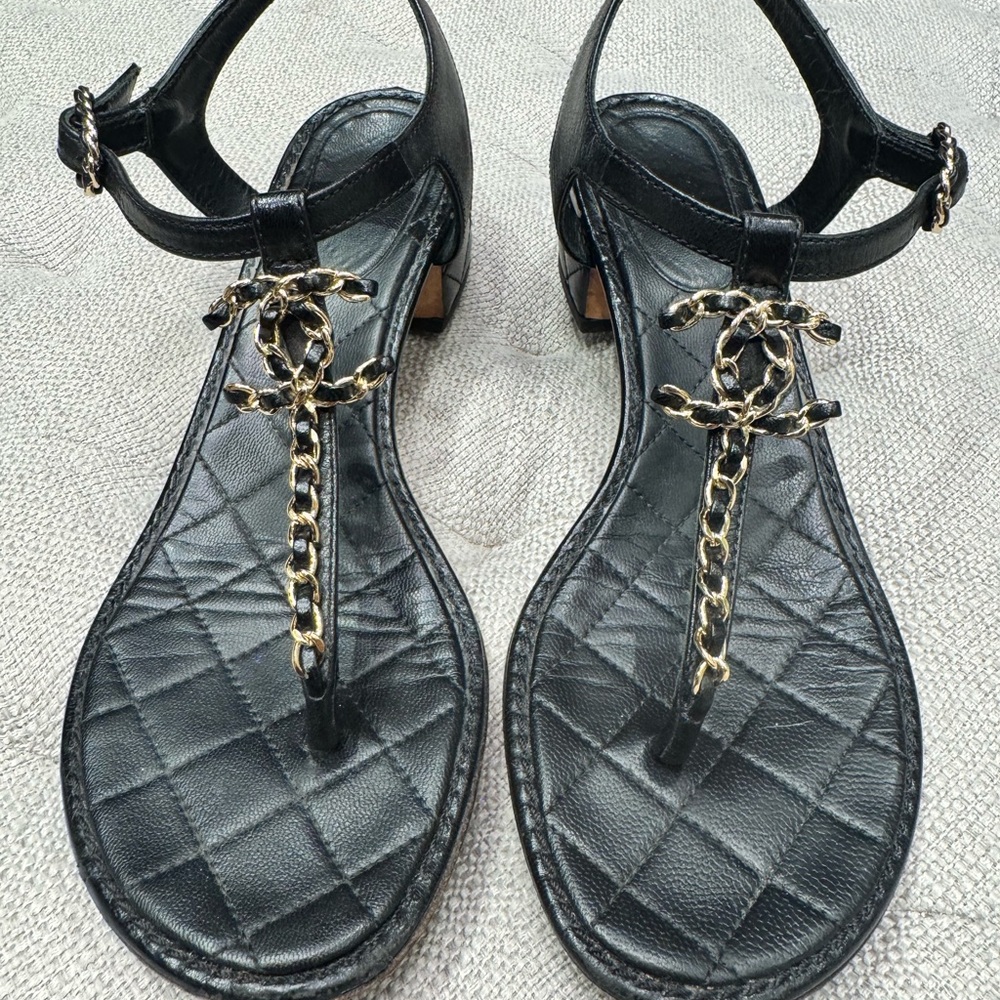 Chanel CC logo chain thing sandals size 8